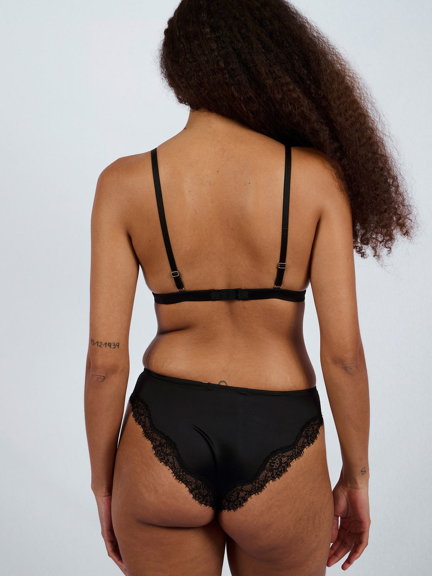 PRE-ORDER ERICA BRIEFS BLACK