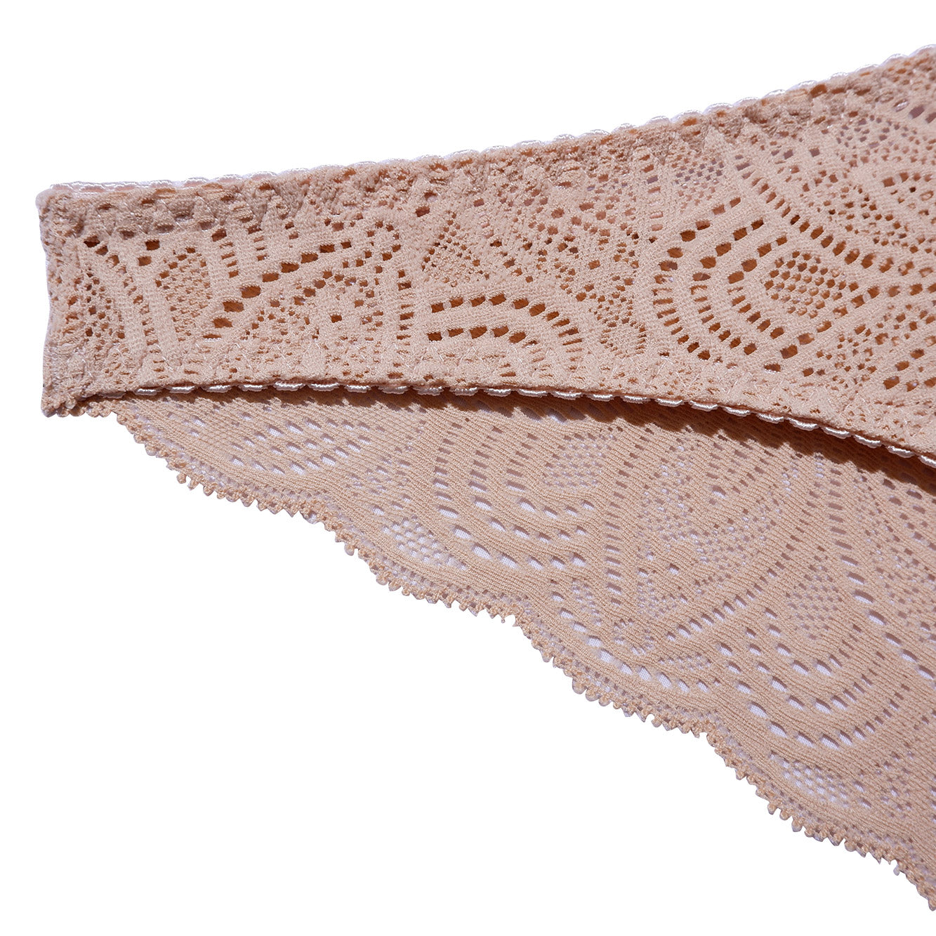 Our Luna Briefs are made in soft lace with delicate scalloped edges, for a light and romantic look.