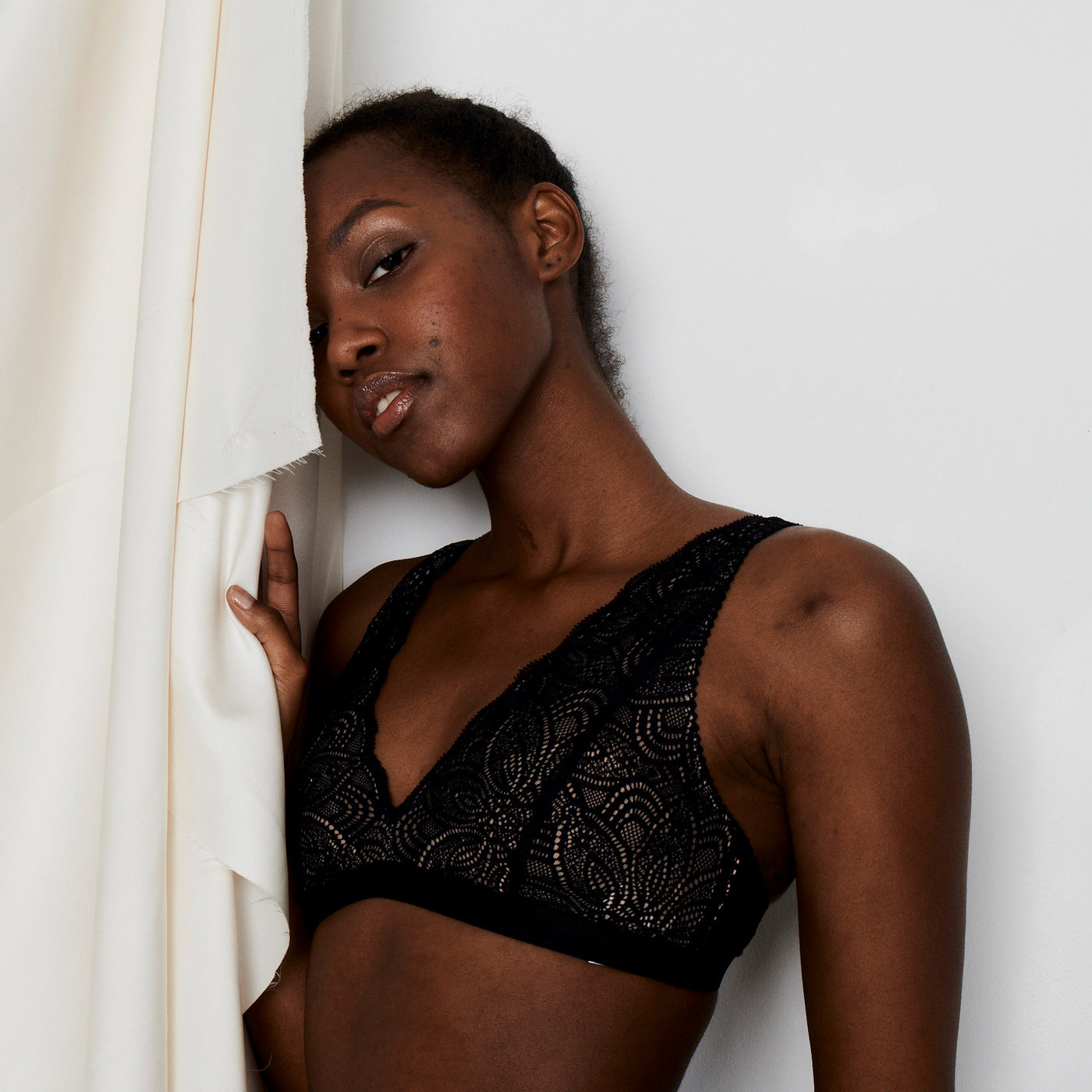 High Apex Bralette With Mesh Overlay
